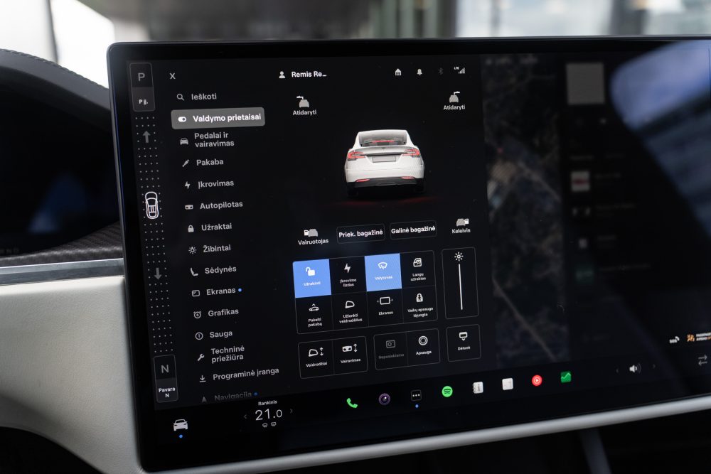 Tesla Model X Plaid