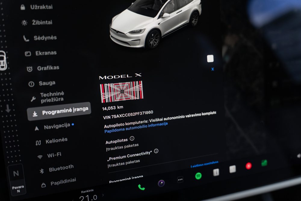 Tesla Model X Plaid